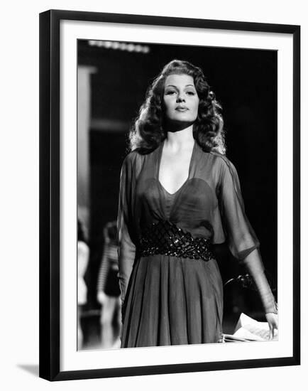 DOWN TO EARTH, 1947 directed by ALEXANDER HALL Rita Hayworth (b/w photo)-null-Framed Photo
