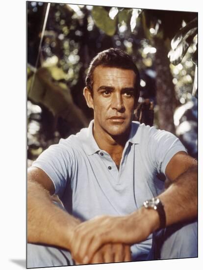 Dr No 1962 Directed by Terence Young Sean Connery-null-Mounted Photo