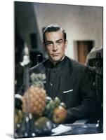 Dr No by Terence Young with Sean Connery, 1962 (photo)-null-Mounted Photo