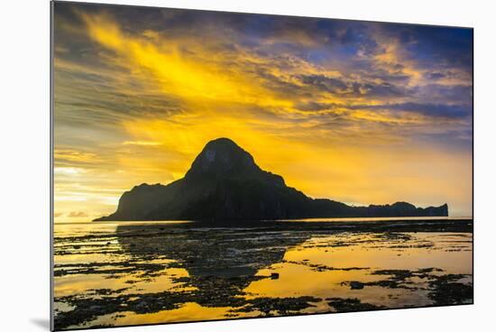 Dramatic Sunset Light over the Bay of El Nido, Bacuit Archipelago, Palawan, Philippines-Michael Runkel-Mounted Photographic Print