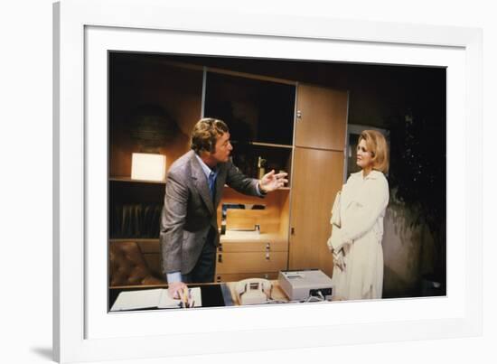 DRESSED TO KILL, 1980 directed by BRIAN by PALMA Michael Caine / Angie Dickinson (photo)-null-Framed Photo