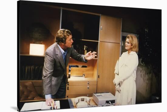 DRESSED TO KILL, 1980 directed by BRIAN by PALMA Michael Caine / Angie Dickinson (photo)-null-Stretched Canvas