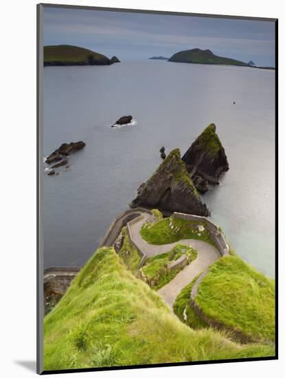 Dunquin Harbour, Dingle Peninsula, County Kerry, Munster, Republic of Ireland-Doug Pearson-Mounted Photographic Print