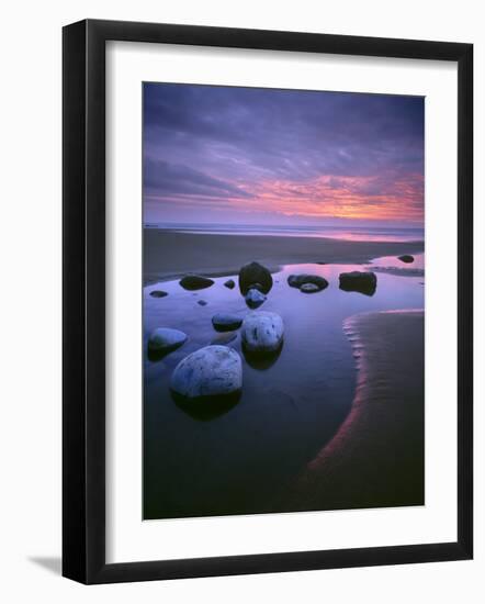 Dunraven Bay-Joe Cornish-Framed Photographic Print