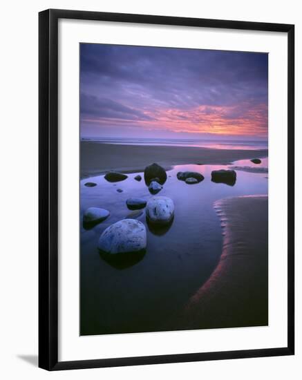 Dunraven Bay-Joe Cornish-Framed Photographic Print