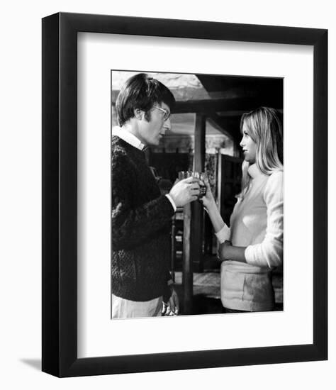 Dustin Hoffman, Straw Dogs (1971)-null-Framed Photo