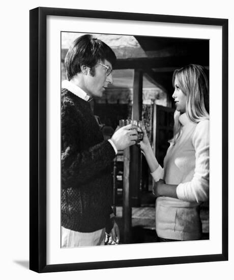 Dustin Hoffman, Straw Dogs (1971)-null-Framed Photo