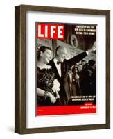 Dwight D. Eisenhower and Mamie, November 17, 1952-Hank Walker-Framed Photographic Print