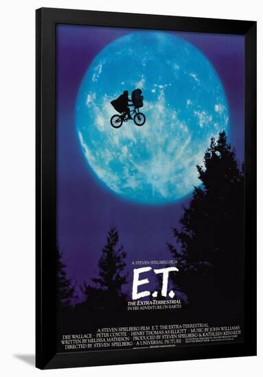 E. T. THE EXTRA-TERRESTRIAL [1982], directed by STEVEN SPIELBERG.-null-Framed Poster