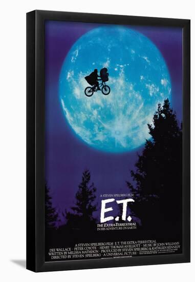 E. T. THE EXTRA-TERRESTRIAL [1982], directed by STEVEN SPIELBERG.-null-Framed Poster