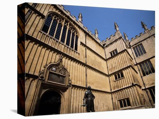 Earl of Pembroke Statue, Bodleian Library, Oxford, Oxfordshire, England, United Kingdom-Jean Brooks-Stretched Canvas