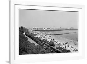 Eastbourne Beach, 1975-Daily Mirror-Framed Photographic Print