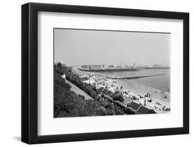 Eastbourne Beach, 1975-Daily Mirror-Framed Photographic Print