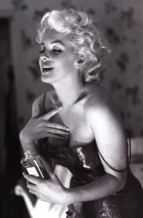 Ed Feingersh Marilyn Monroe Chanel Glow Movie Poster Print' Posters