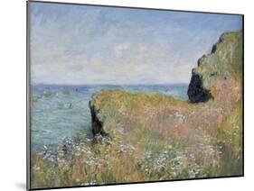 Edge of the Cliff, Pourville, 1882-Claude Monet-Mounted Giclee Print