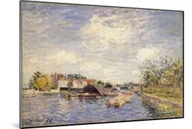 Edges of the Loing, 1885-Alfred Sisley-Mounted Giclee Print