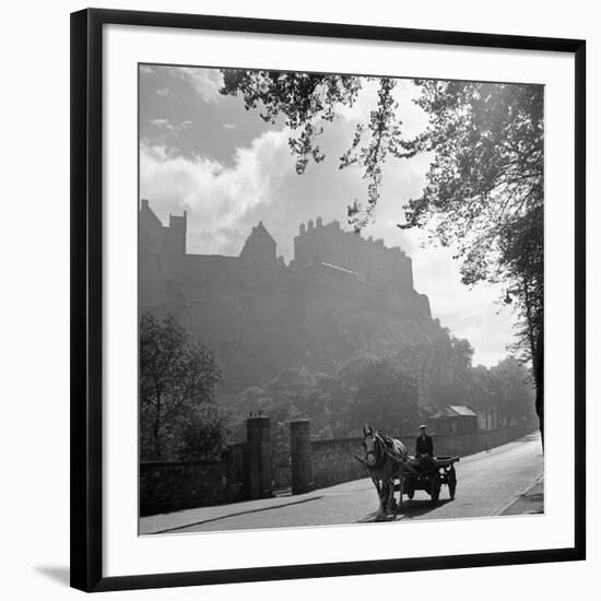 Edinburgh Castle 1910-Staff-Framed Photographic Print