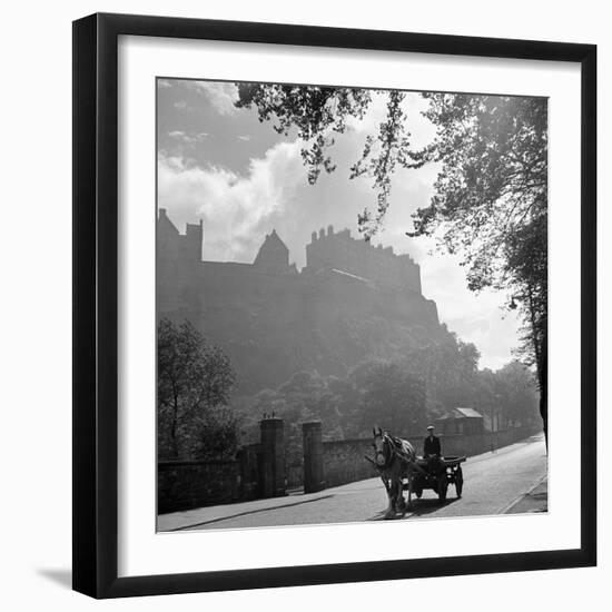 Edinburgh Castle 1910-Staff-Framed Photographic Print