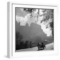 Edinburgh Castle 1910-Staff-Framed Photographic Print