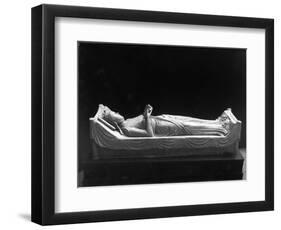 Effigy of Eleanor of Aquitaine (circa 1122-1204) Queen of France, Then of England-null-Framed Giclee Print