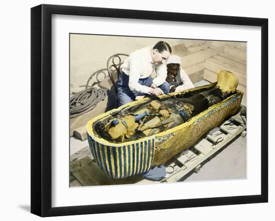 Egypt-1922 : English archaeologist Howard Carter (1873-1939) and an Egyptian assistant-English Photographer-Framed Giclee Print