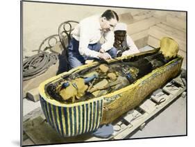Egypt-1922 : English archaeologist Howard Carter (1873-1939) and an Egyptian assistant-English Photographer-Mounted Giclee Print