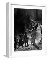 Egyptians Working in Valley of the Kings to Unearth the Tomb of Ancient Egyptian King Tutankhamen-Lord Carnarvon-Framed Photographic Print