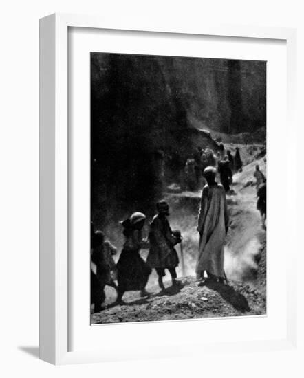 Egyptians Working in Valley of the Kings to Unearth the Tomb of Ancient Egyptian King Tutankhamen-Lord Carnarvon-Framed Photographic Print