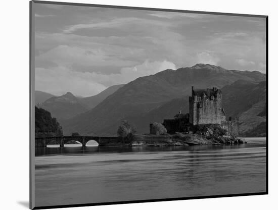 Eilean Donan Castle, Western Highlands, Scotland-Gavin Hellier-Mounted Photographic Print