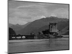 Eilean Donan Castle, Western Highlands, Scotland-Gavin Hellier-Mounted Photographic Print