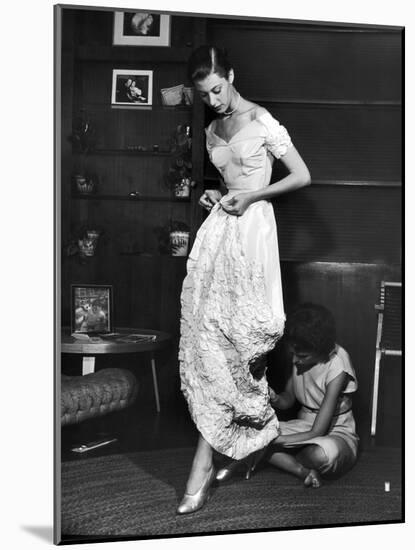 Eileen Ford Repairing a Gown So Model Barbara Mullen Can Wear it to a Party, New York, NY, 1948-Nina Leen-Mounted Photographic Print