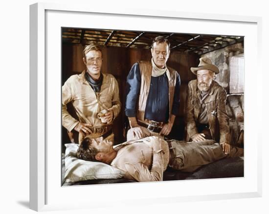 EL DORADO, 1967 directed by HOWARD HAWKS James Caan, John Wayne, Arthur Hunnicutt and Robert Mitchu-null-Framed Photo