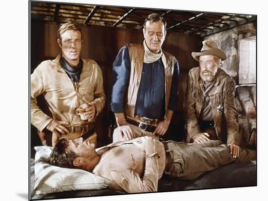 EL DORADO, 1967 directed by HOWARD HAWKS James Caan, John Wayne, Arthur Hunnicutt and Robert Mitchu-null-Mounted Photo