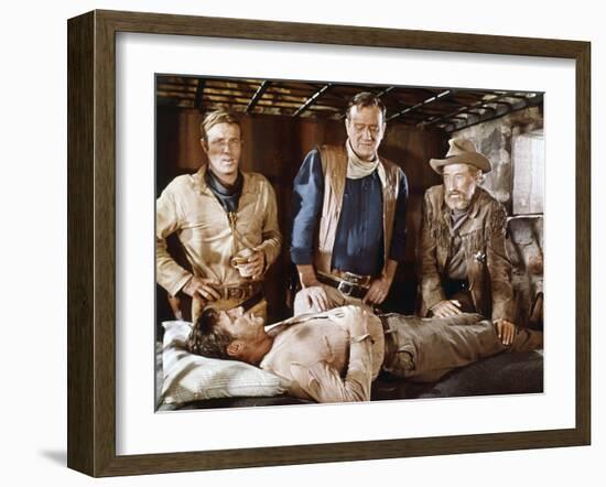EL DORADO, 1967 directed by HOWARD HAWKS James Caan, John Wayne, Arthur Hunnicutt and Robert Mitchu-null-Framed Photo