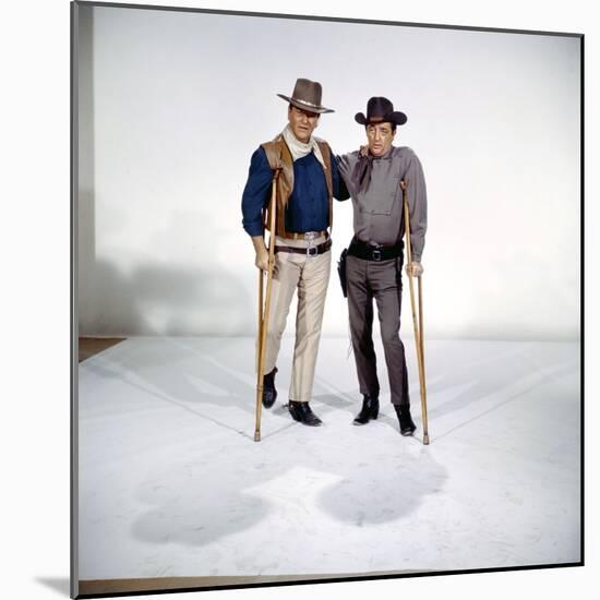 EL DORADO, 1967 directed by HOWARD HAWKS John Wayne and Robert Mitchum (photo)-null-Mounted Photo