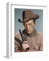 EL DORADO, 1967 directed by HOWARD HAWKS Robert Mitchum (photo)-null-Framed Photo