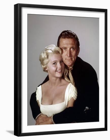 El Perdido (The Last Sunset) by Robert Aldrich with Carol Lynley and Kirk Douglas, 1961 (photo)-null-Framed Photo