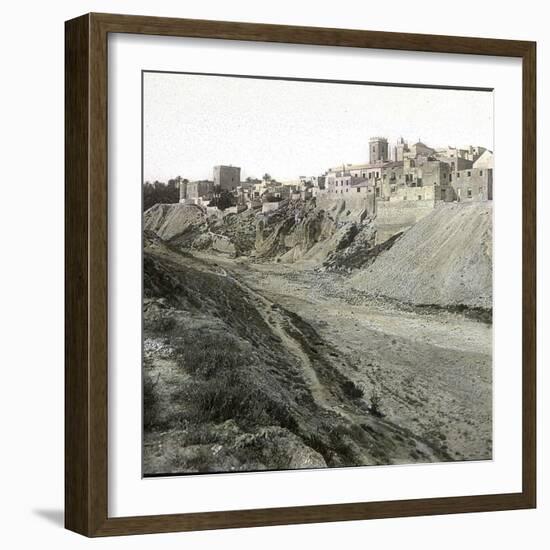 Elche (Spain), View of the West Side of the City, Circa 1885-1890-Leon, Levy et Fils-Framed Photographic Print