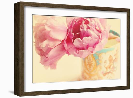 Elegant Vase-Sarah Gardner-Framed Photographic Print