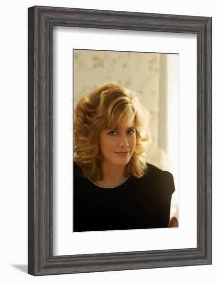 ELISABETH SHUE. "ADVENTURES IN BABYSITTING" [1987], directed by CHRIS COLUMBUS.-null-Framed Photographic Print