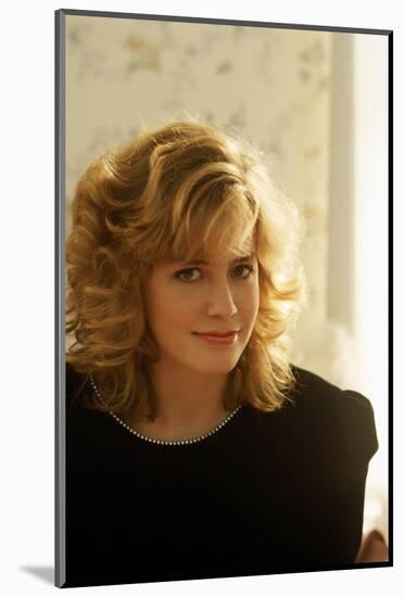 ELISABETH SHUE. "ADVENTURES IN BABYSITTING" [1987], directed by CHRIS COLUMBUS.-null-Mounted Photographic Print