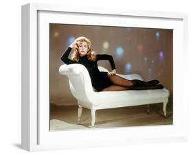 Elizabeth Montgomery BEWITCHED TV, 1964- 1972 (photo)-null-Framed Photo