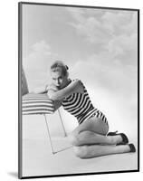 Elizabeth Montgomery-null-Mounted Photo