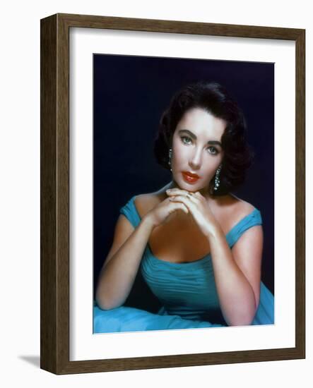 ELIZABETH TAYLOR, 1953 (photo)-null-Framed Photo