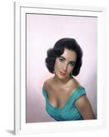 ELIZABETH TAYLOR, 1953 (photo)-null-Framed Photo