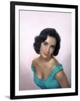 ELIZABETH TAYLOR, 1953 (photo)-null-Framed Photo