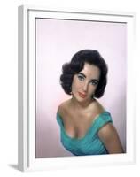 ELIZABETH TAYLOR, 1953 (photo)-null-Framed Photo