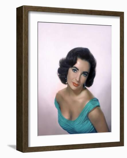 ELIZABETH TAYLOR, 1953 (photo)-null-Framed Photo