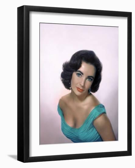 ELIZABETH TAYLOR, 1953 (photo)-null-Framed Photo