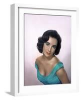 ELIZABETH TAYLOR, 1953 (photo)-null-Framed Photo